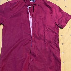 M dark red short sleeve shirt